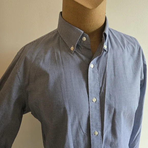 Uniqlo Blue Checkered Dress Shirt - Picture 2 of 8